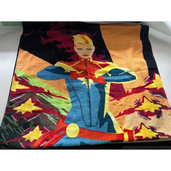 Captain Marvel Beach Bath Pool Towel Loot Crate Exclusive Avengers Full Size - Picture 1 of 6